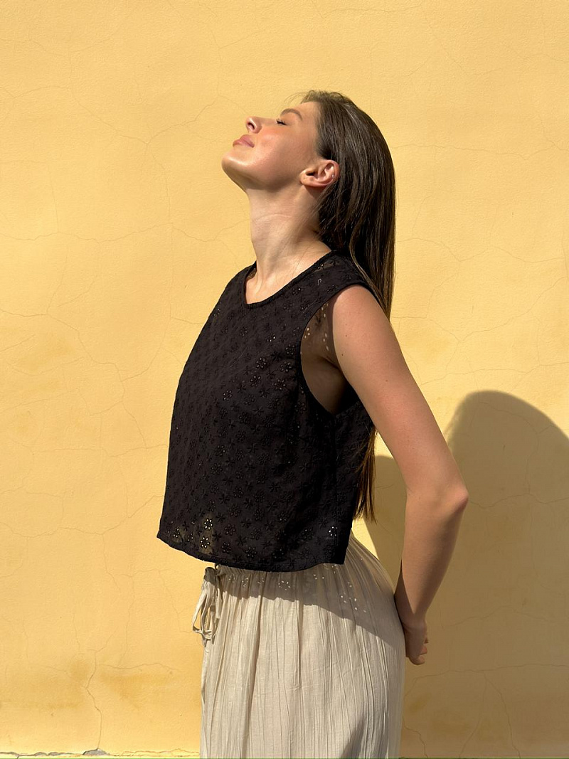Топ укороченный